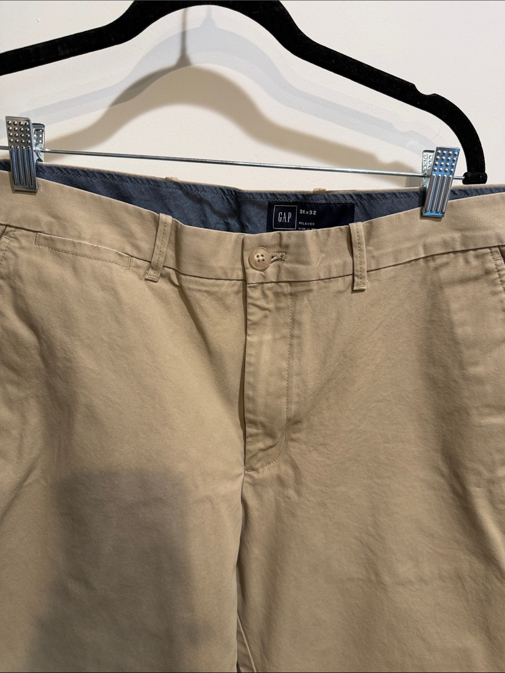GAP Men's Khaki Chinos in Tan